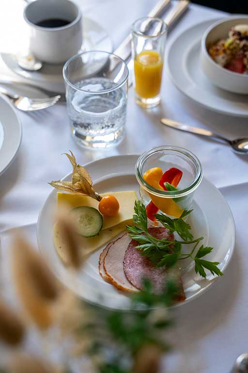 Tisch-Brunch-angerichtet