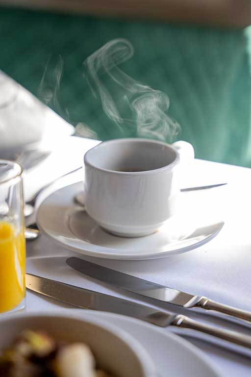 Tisch-Frühstück-Kaffee